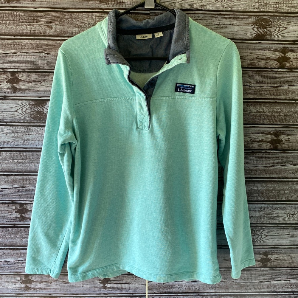 LL Bean Women's Long-Sleeved Pullover Size M Logo Button Mint Green‎
